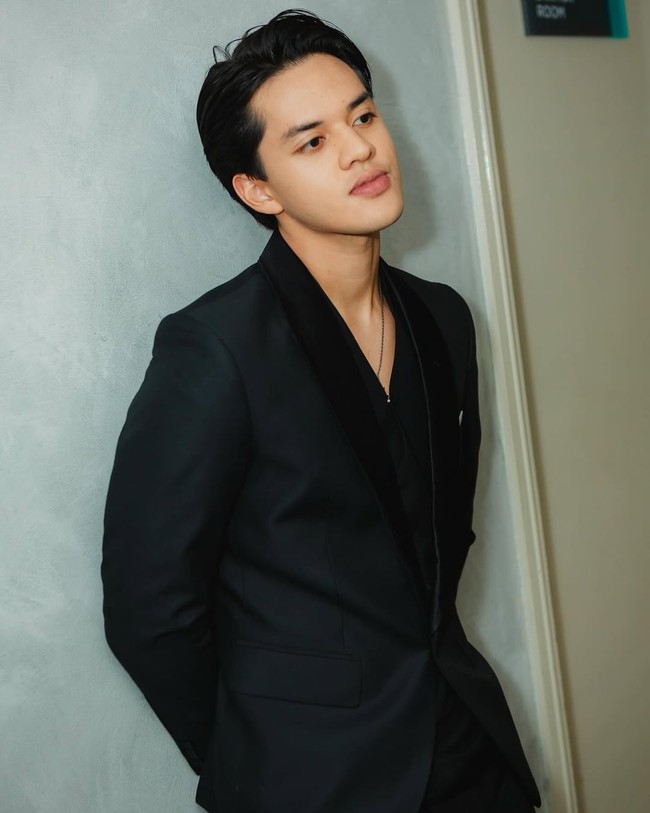 Dalam buku tersebut, diceritakan juga Jeremie Moeremans, adik Aurelie, yang ikut menyaksikan masa-masa kelamnya saat masih berada dalam jeratan hubungan toxic dengan pria yang dalam buku disebut bernama Bobby. Foto: Instagram/@jeremiemoeremans