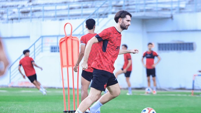 Jon Toral