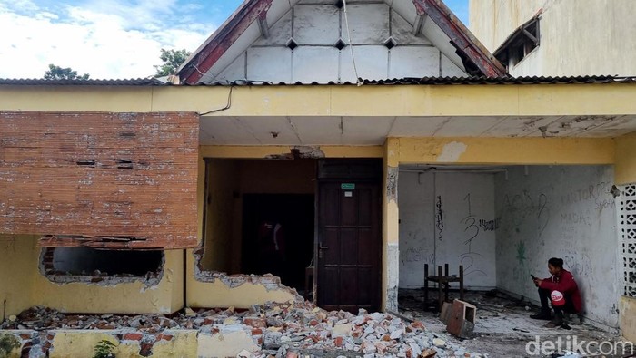 Kampung tengah Ahmad Yani mulai diratakan