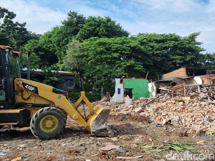 Wajah Kampung Tengah Jalan Ahmad Yani Diratakan