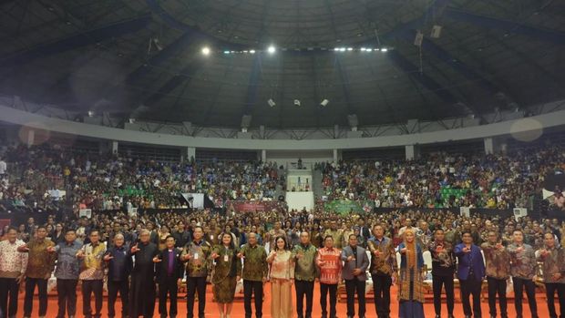 Kapolda Riau Irjen Herry Heryawan saat menghadiri Natal Agung Oikumene di Kota Pekanbaru.