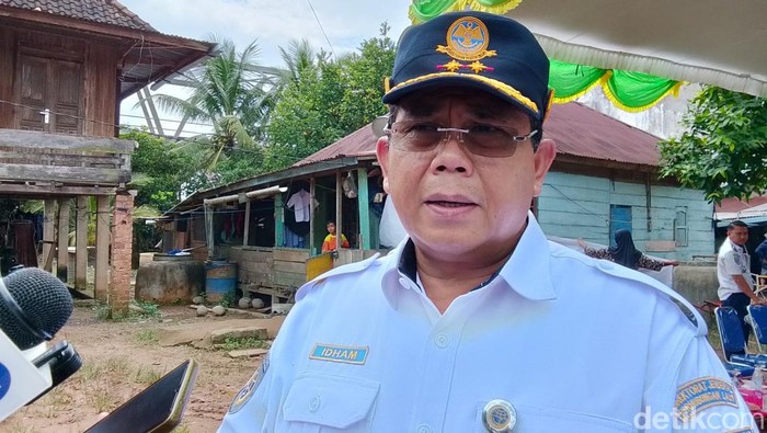 Kepala KSOP Kelas 1 Palembang Laksamana Pertama TNI Idham Faca