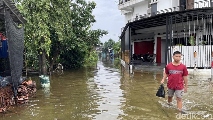 Kondisi genangan banjir di Desa Jati Wetan Kecamatan Jati, Kabupaten Kudus, Kamis (15/1/2026).