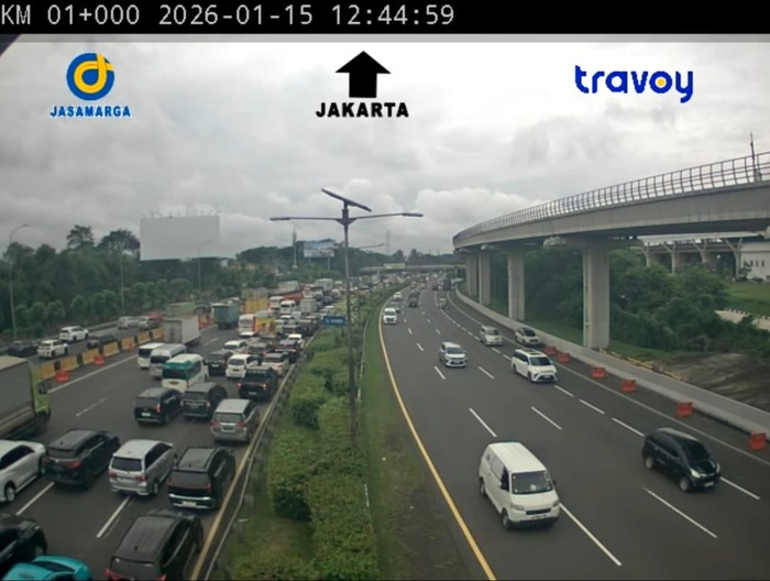 Lalin dari Japek dan Jagorawi Masih Ramai, Interchange Cawang Macet Siang Ini