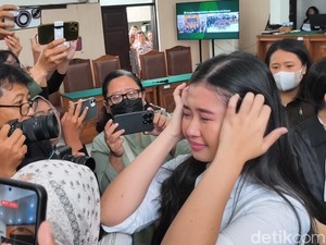 Laras Faizati Menangis Usai Vonis: Saya Bisa Pulang ke Rumah