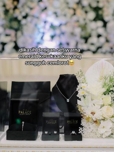 Mahar unik viral di TikTok, berupa Logam Mulia 21 gram, 11 USD, dan 2000 Ringgit mencuri perhatian warganet. Mahar yang sesuai dengan tanggal lahir pengantin wanita ini tuai banjir pujian dari warganet.