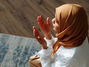 Video: Tata Cara Berdoa yang Dianjurkan Rasulullah SAW