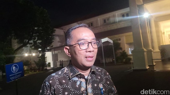 Malam-malam, Mendiktisaintek Dipanggil Prabowo Bahas Hilirisasi Logam Tanah Jarang