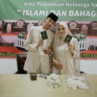Viral Menikah di KUA Tanpa Resepsi, Foto Estetik Pasangan Ini Bikin Salfok