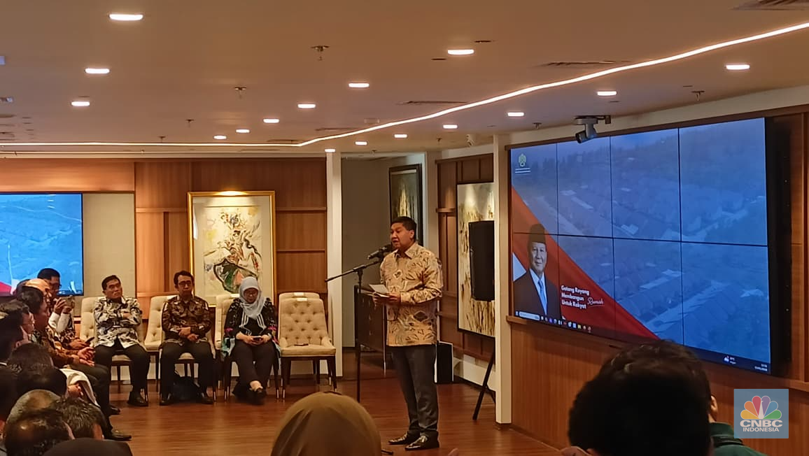 Menteri PKP Maruarar Sirait dalam acara Evaluasi Kinerja Program Perumahan Kawasan Permukiman Tahun 2025 dan ⁠Program Strategis Sektor Perumahan Tahun 2026 di Kantor Kementerian PKP, Jakarta Pusat, Kamis (15/1/2026). (CNBC Indonesia/Ferry Sandi)