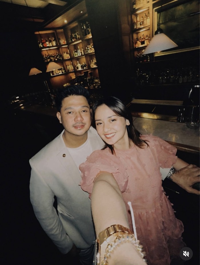 Mesra! Joanna Alexandra Makan Steak dan Es Krim bersama Tunangannya