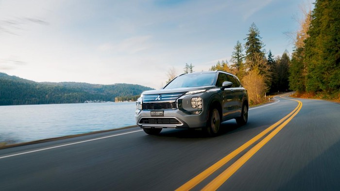 Wujud Mitsubishi Outlander PHEV Terbaru, Makin Ramah Lingkungan