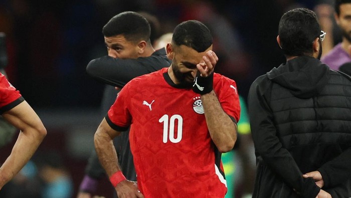 Soccer Football - CAF Africa Cup of Nations - Morocco 2025 - Semi Final - Senegal v Egypt - Tangier Grand Stadium, Tangier, Morocco - January 14, 2026 Egypts Mohamed Salah looks dejected after the the match REUTERS/Amr Abdallah Dalsh