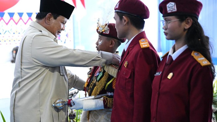 Menjemput yang Tak Terlihat: Sekolah Rakyat dan Ikhtiar Presiden Memutus Rantai Kemiskinan bagi The Invisible People
