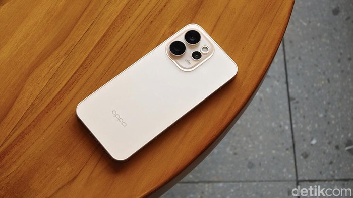 Wujud Reno15 Series, HP Oppo Terbaru Punya Desain Mewah Kamera Wah