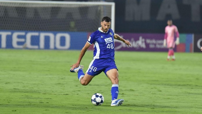 Semringahnya Patricio Matricardi Jadi Bapak-bapak Pengantar Anak