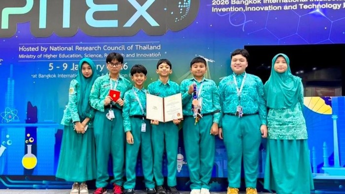 Ar Rasyid BS dan Tim Raih Perunggu pada Ajang Inovasi Tingkat Dunia di Thailand