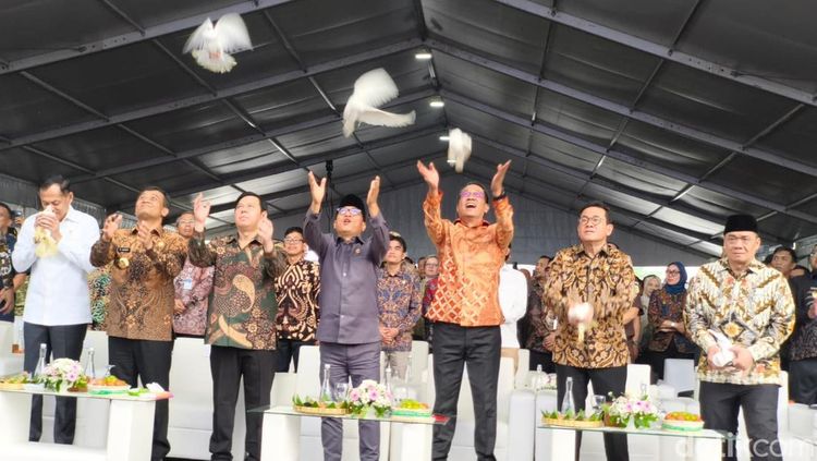 Pelepasan Burung Merpati Tandai Puncak Peringatan Hari Desa Nasional 2026