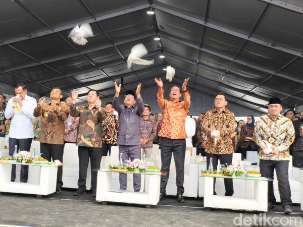 Pelepasan Burung Merpati Tandai Puncak Peringatan Hari Desa Nasional 2026