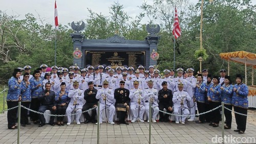 Peringatan Hari Dharma Samudera 2026 dan peresmian monumen kapal selam di Pantai Prapat Agung, Buleleng, Bali, Kamis (15/1/2026). (Foto: I Putu Adi Budiastrawan/detikBali)