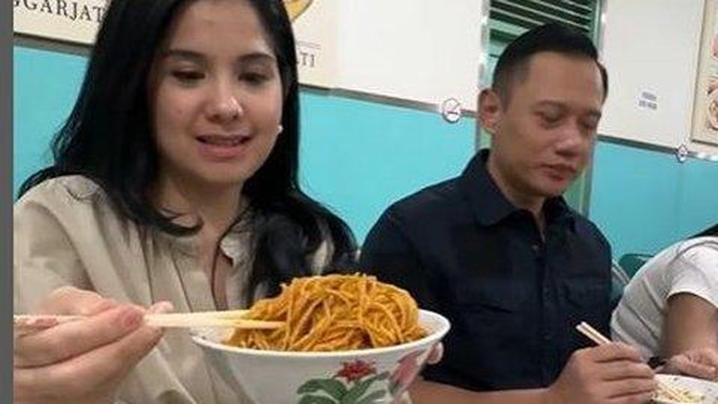 Pesona Annisa Pohan saat Makan Bakso hingga Mie Ayam Bareng AHY