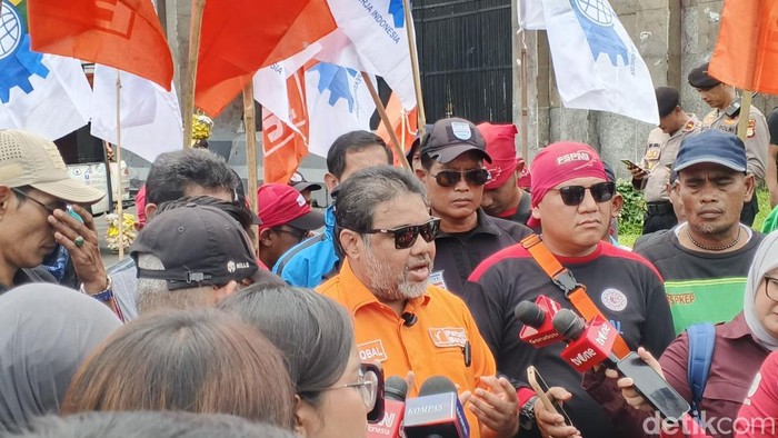 Bos Buruh Tagih Janji Prabowo Hapus Sistem Outsourcing