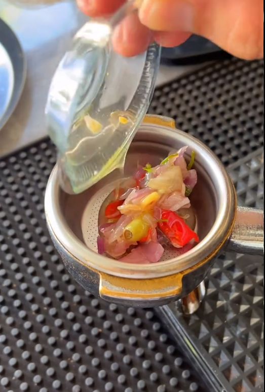 Racikan kopi sambal matah Unik! Di Kafe Ini Ada Racikan Espresso Pakai Sambal Matah