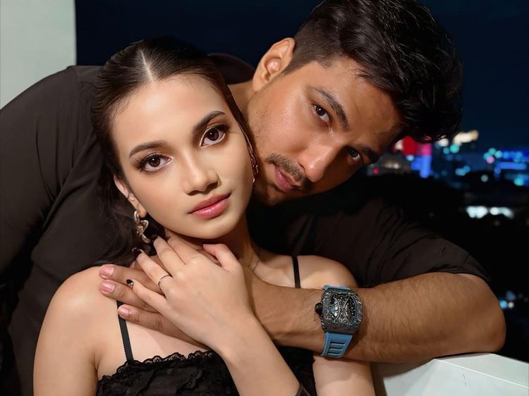 Ada Emoji Cincin dengan Cornelio Sunny di Bio IG Ratu Sofya