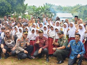 Wabup Bima, Dandim, Kapolres, Buka Segel SDN 2 Ntonggu