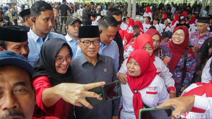 Suasana puncak peringatan Hari Desa Nasional 2026 di Kabupaten Boyolali, Jawa Tengah, Kamis (15/1/2026), yang dipadati masyarakat dari berbagai daerah.