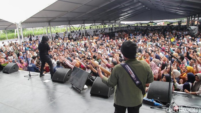 Suasana puncak peringatan Hari Desa Nasional 2026 di Kabupaten Boyolali, Jawa Tengah, Kamis (15/1/2026), yang dipadati masyarakat dari berbagai daerah.