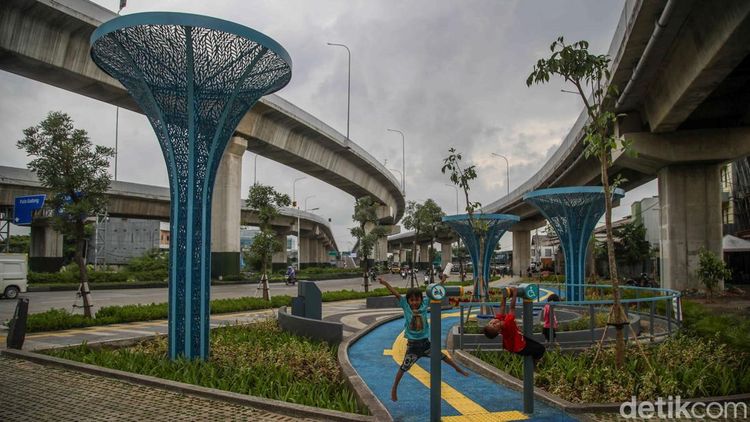 Taman Kampung Muka Cakung, Oase Baru Bernuansa Gardens by the Bay