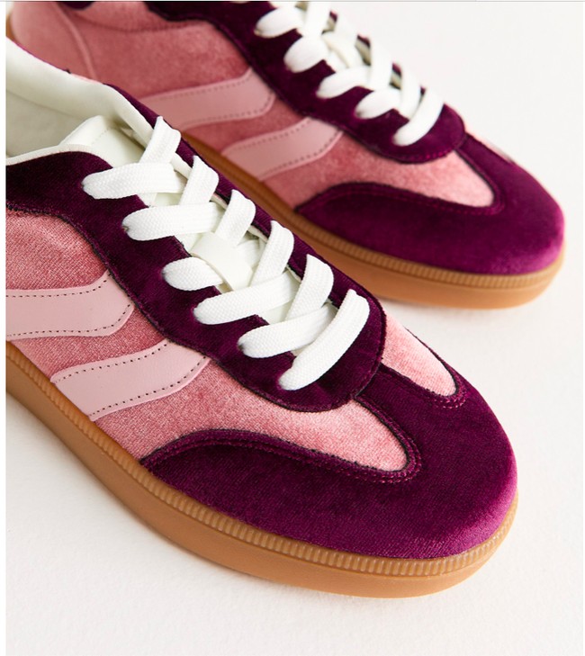 tren perpaduan warna sneakers