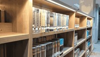 Deretan buku di Perpustakaan Jakarta.