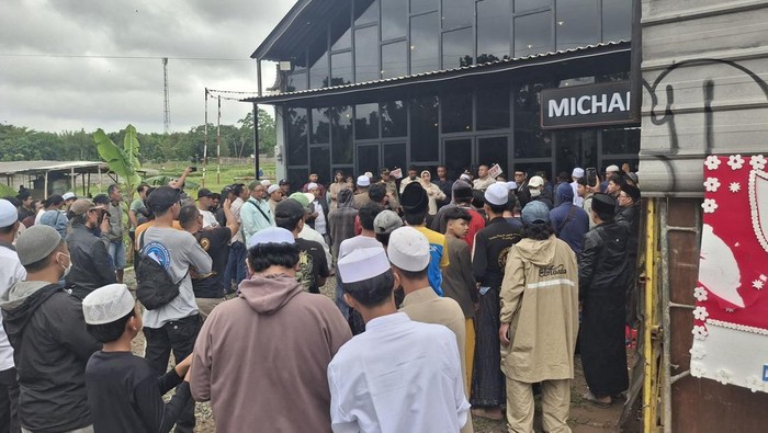 Didemo Warga, Kafe Jual Minuman Alkohol di Bogor Ditutup Satpol PP