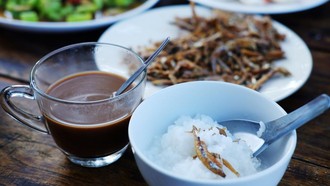 Ancaman GERD di Balik 'Sekte' Viral Bapmericano, Sarapan Nasi Campur Kopi