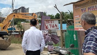 Digusur! 39 Lapak Besi Tua & 18 Lapo Tuak Ilegal di IKN Rata dengan Tanah