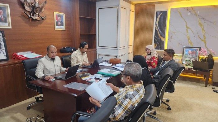 Direktur Jenderal Pengendalian Haji dan Umrah, Harun Al Rasyid, melakukan pemanggilan terhadap sejumlah pihak terkait untuk menangani aduan penyelenggaraan ibadah haji dan umrah.
