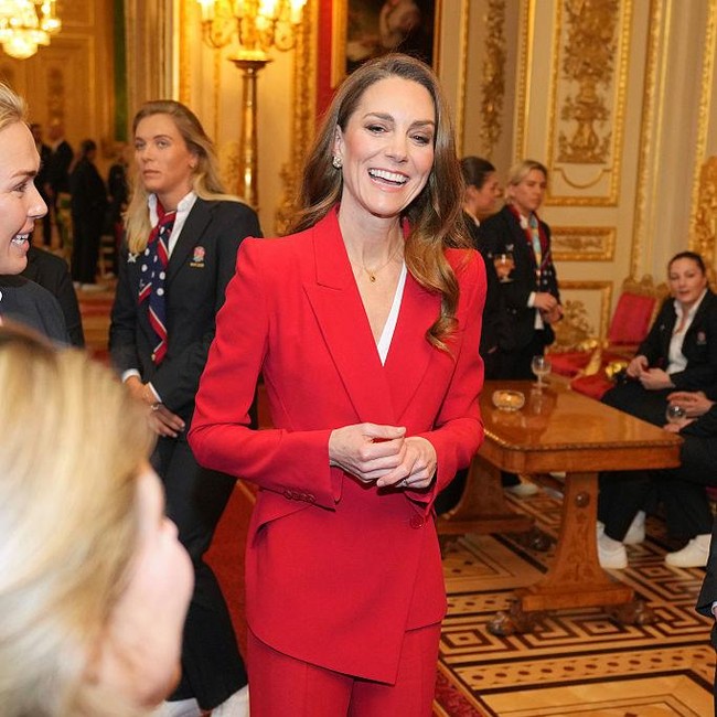 Foto: Gaya Perdana Kate Middleton Tugas di 2026, Setelan Merah Sarat Makna