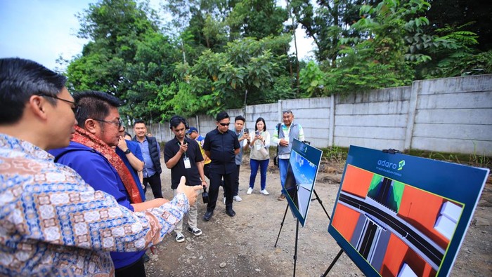Gubernur Sumsel Herman Deru meninjau pembangunan underpass di Lahat.
