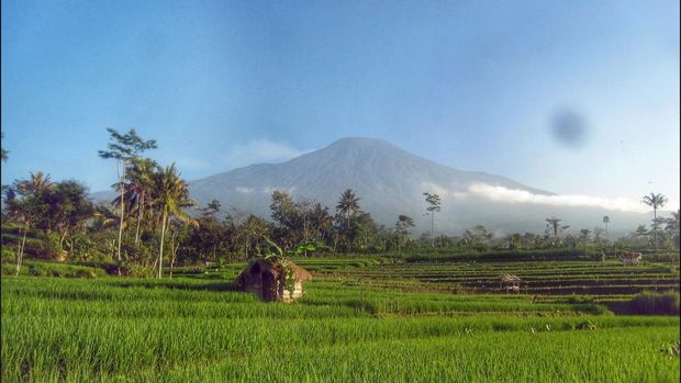 Gunung Slamet di Jawa Tengah