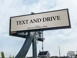 Iklan Brand Paling Kreatif: Kocak dan Out of the Box, Cuy!