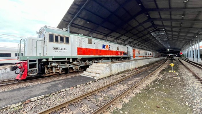 KA jarak jauh tujuan stasiun Daop 8 terlambat datang akibat banjir