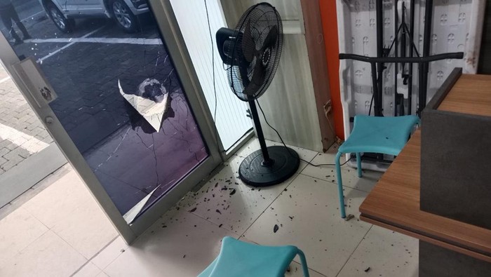 Kantor Dishub dan PD Parkir Makassar Dilempari OTK Pakai Batu, Kaca Pecah