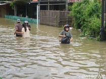 Curhatan Warga Pati 5 Hari Ngungsi gegara Banjir, Butuh Bantuan Makanan