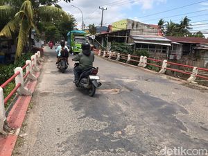 Jembatan Tandipau Palopo Berlubang Rawan Picu Kecelakaan