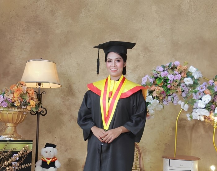 Kisah Olin, Lulusan Terbaik Kampus Muhammadiyah Madiun yang Beragama Katolik