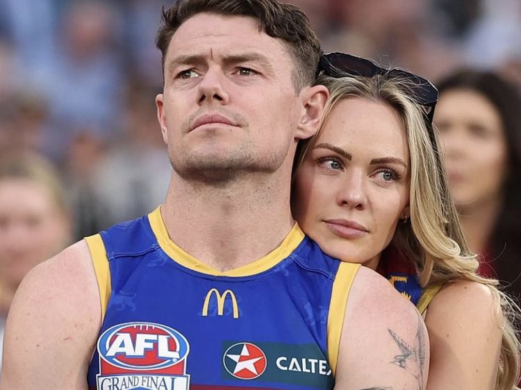 Citra Keluarga Harmonis Atlet Football Runtuh, Selingkuh dengan Teman Istri