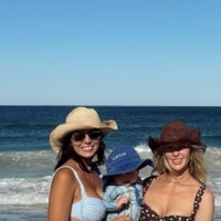 Meski perselingkuhan tersebut belum dikonfirmasi, namun Jules tidak lagi follow akun Tess dan Lachie. Padahal dari foto-foto sebelumnya keduanya terlihat begitu dekat, bahkan kerap berlibur bersama.  Foto: dok. Instagram