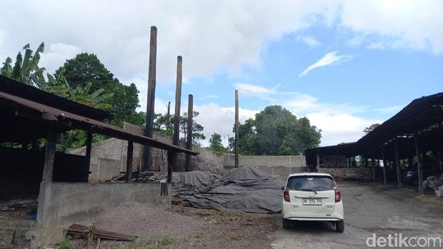 Lokasi pabrik arang yang mencemari wilayah Perumahan Green Kawangkoan Residence di Minahasa Utara.